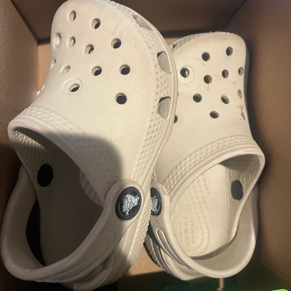 Toddler crocs